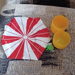 Free Add-on Red & White Parachute With Green Figure Kinder Surprise Toy Set